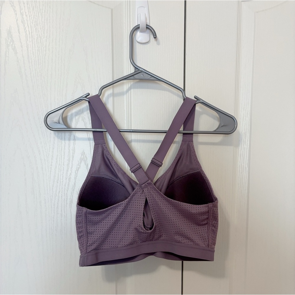 Vivtoria’s Secret| Lightweight Mesh Sports Bra (size: 34DDD)